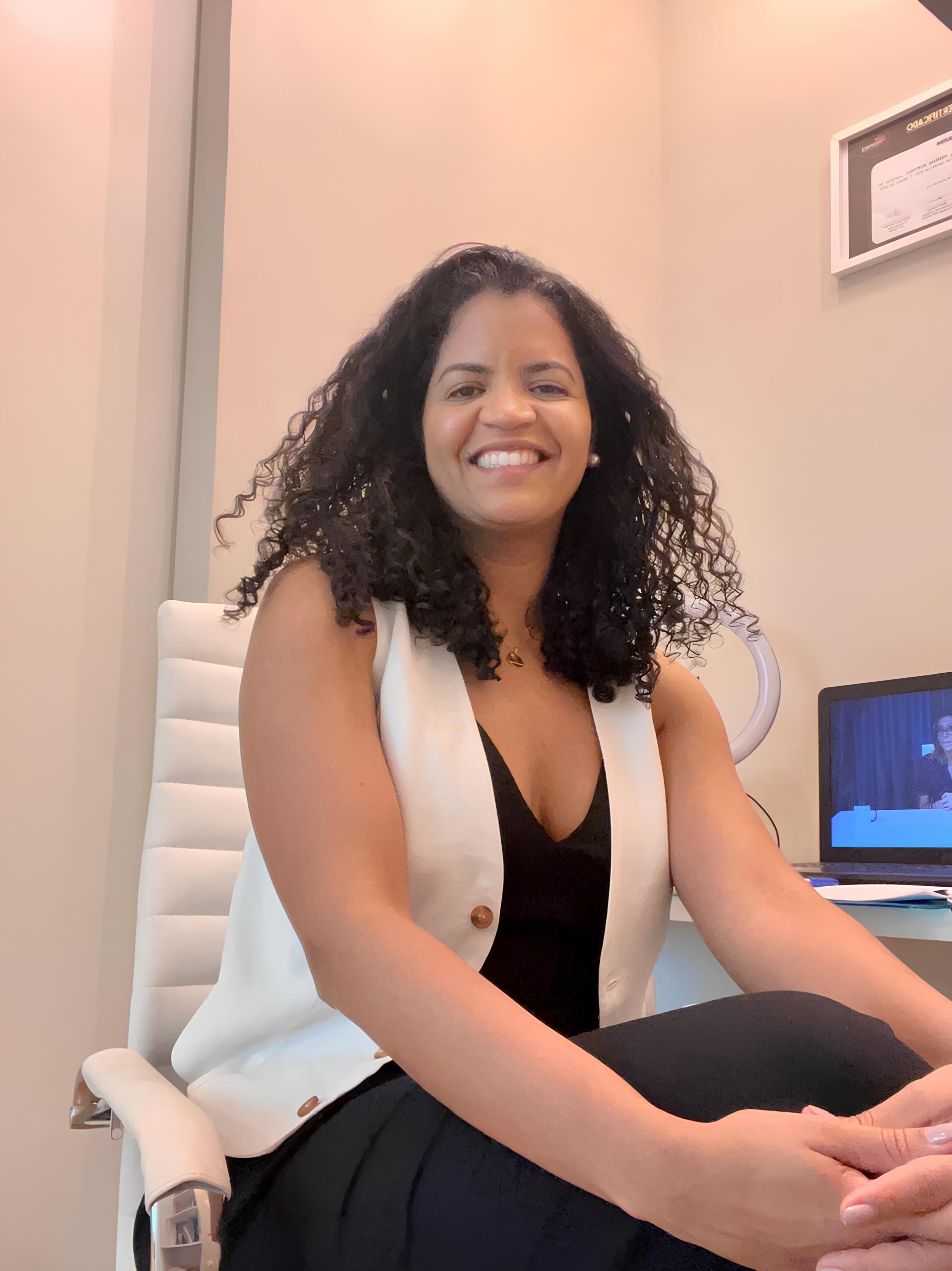 Patrícia Furtado - formação acadêmica